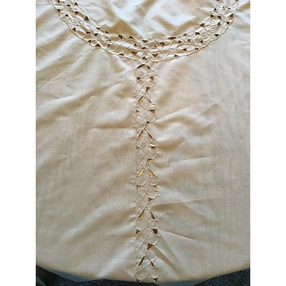 VTG Ivory Round Tablecloth & 8 Napkins Set 64